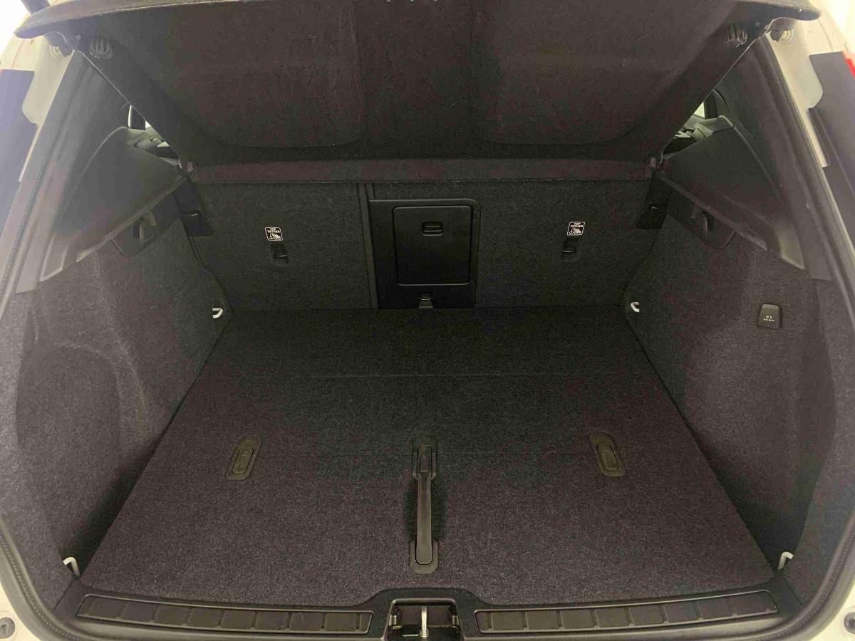 volvo-xc40-2025-gasolina-1969cc