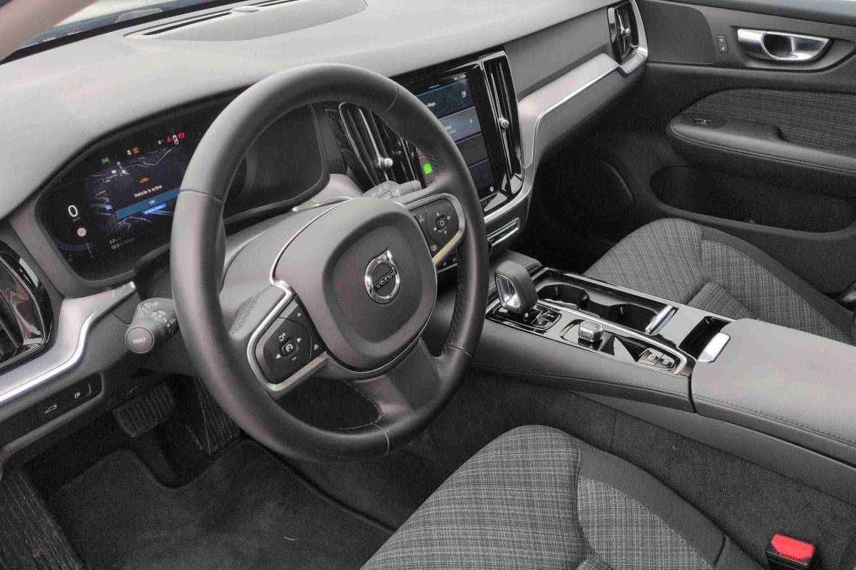 volvo-v60-2024-hibrido-1969cc