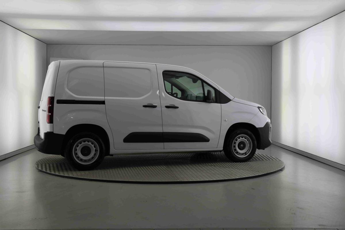 citroen-berlingo-2025-diesel-1499cc