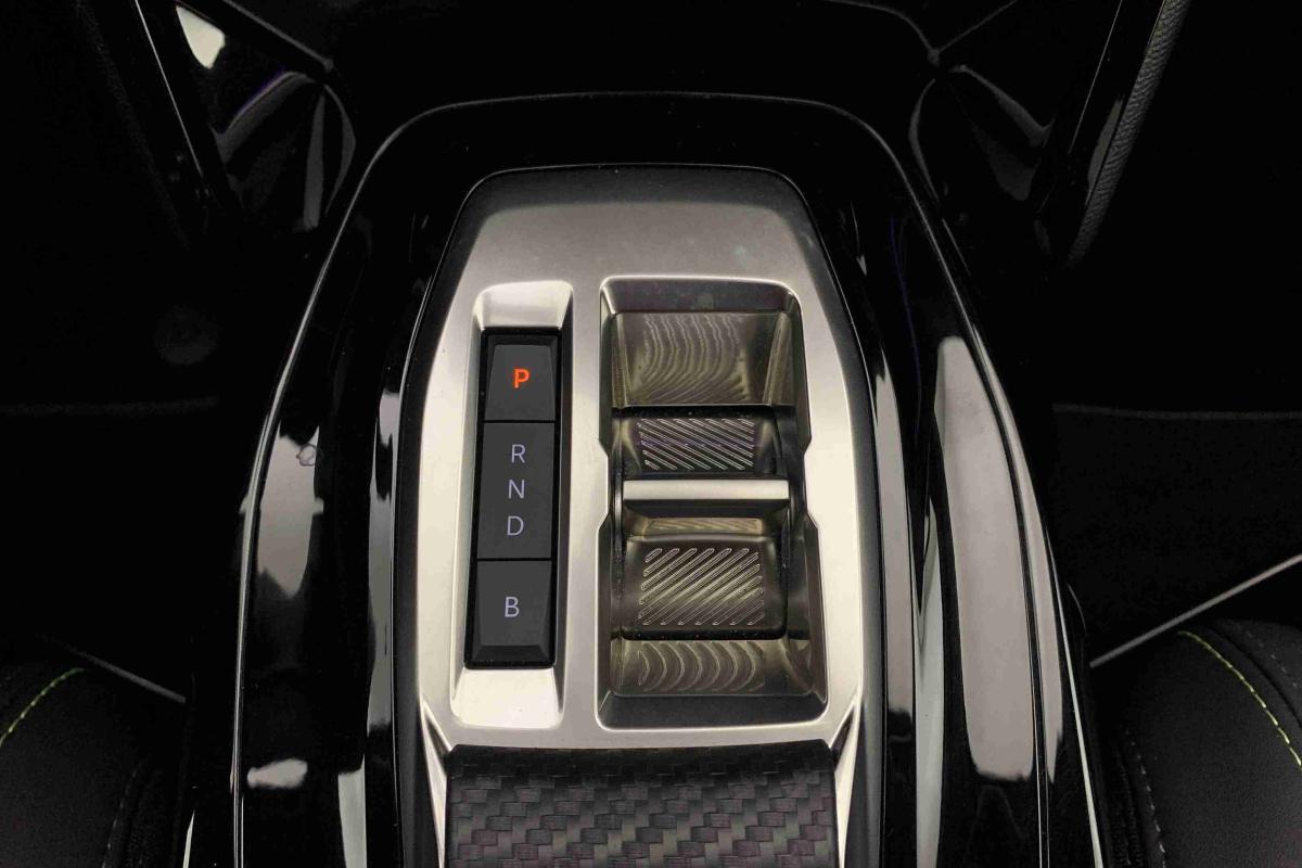 peugeot-e-2008-2025-eletrico-0cc