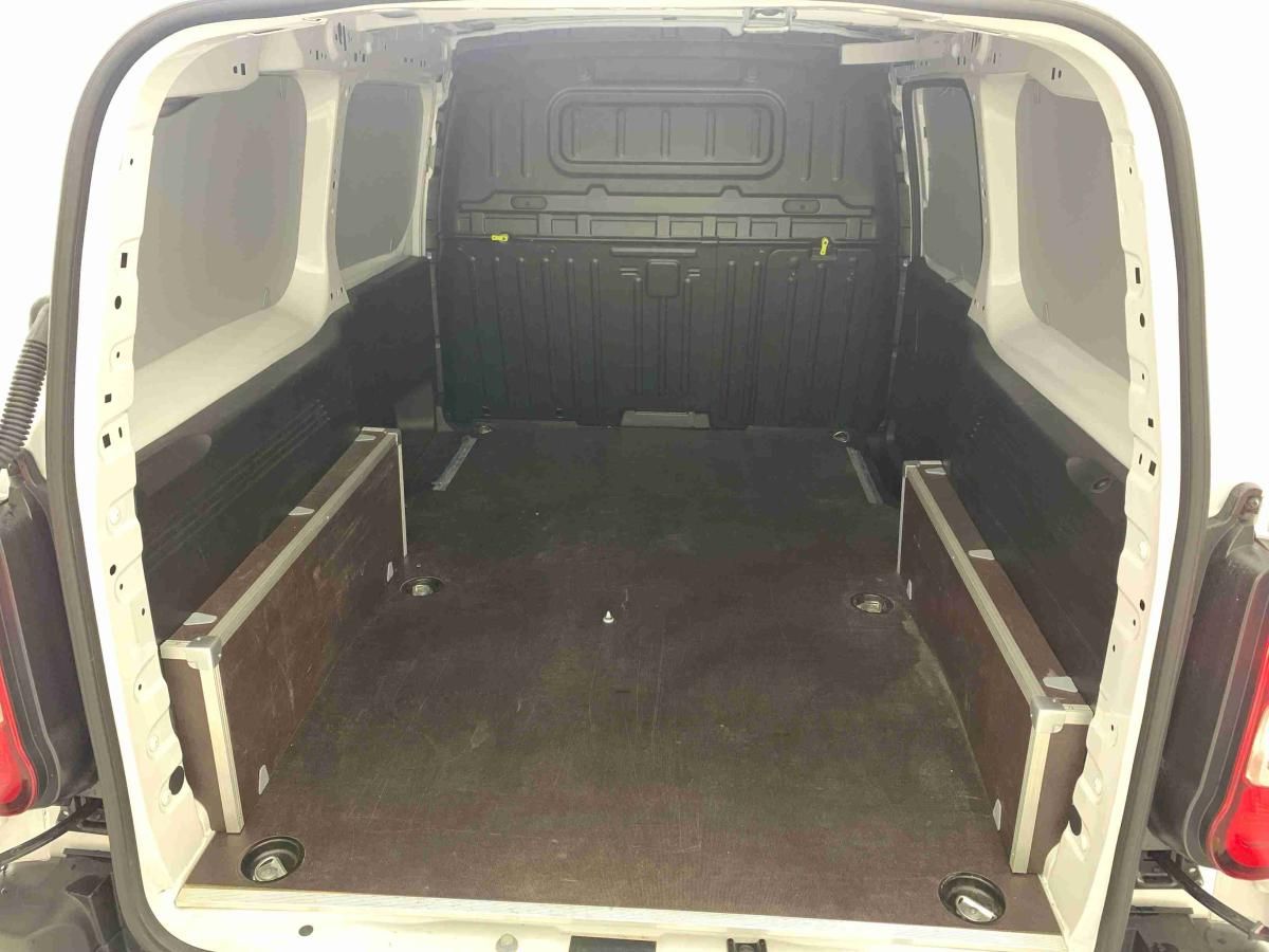 peugeot-partner-2025-diesel-1499cc