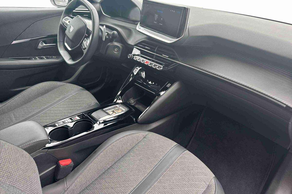 peugeot-208-2025-gasolina-1199cc