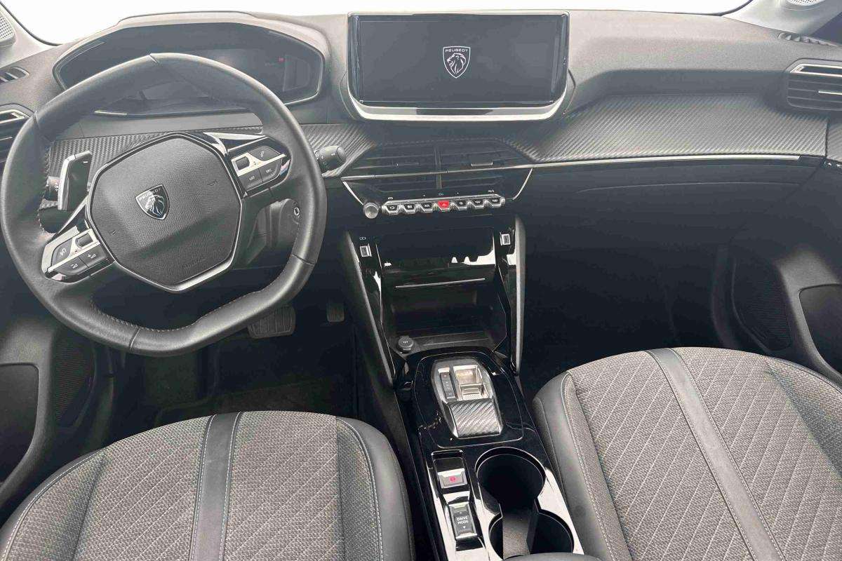 peugeot-208-2025-gasolina-1199cc