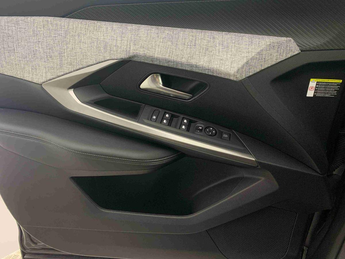 peugeot-5008-2025-gasolina-1199cc