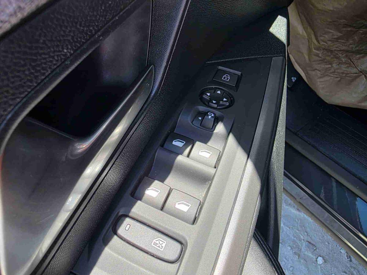 peugeot-5008-2025-gasolina-1199cc