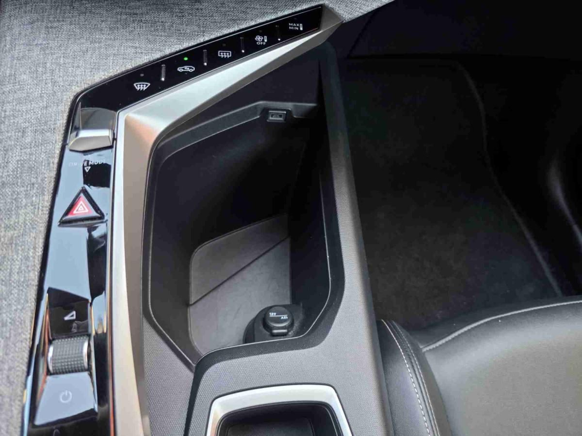 peugeot-5008-2025-gasolina-1199cc