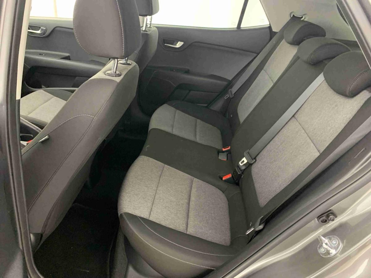 kia-stonic-2025-gasolina-1197cc