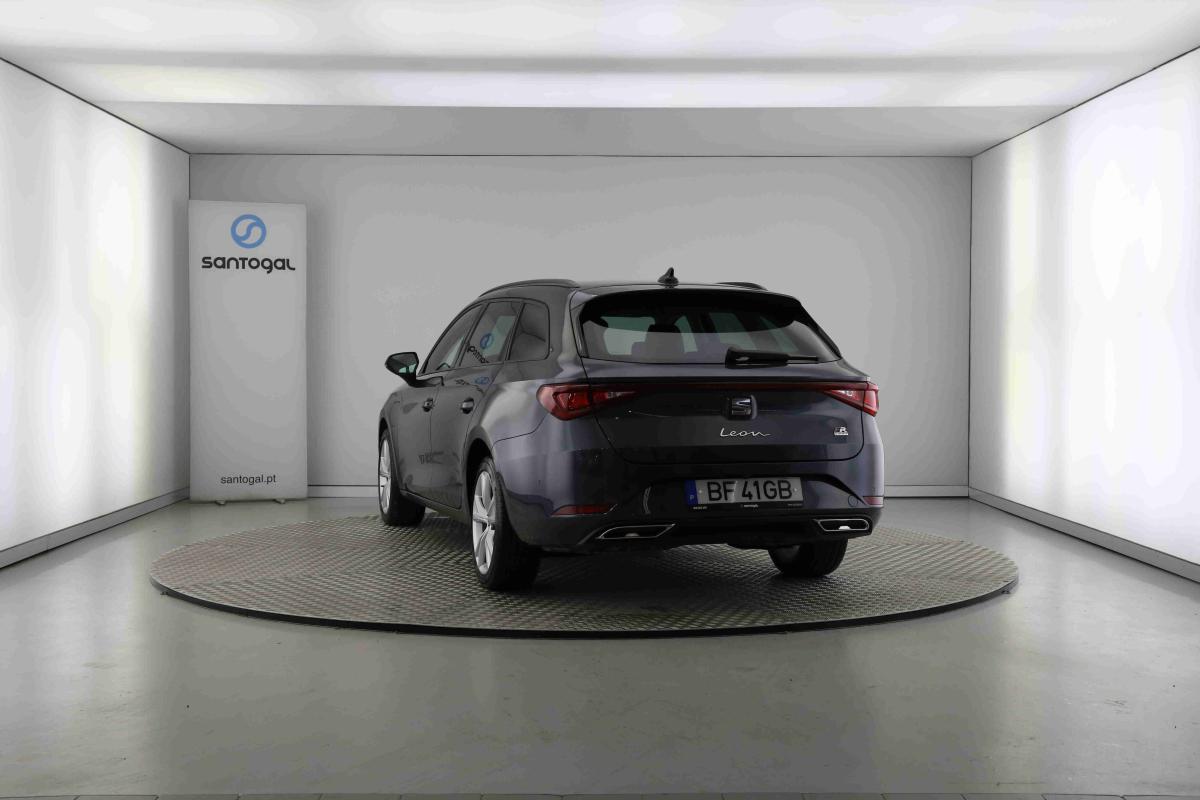 seat-leon-st-2023-hibrido-1395cc