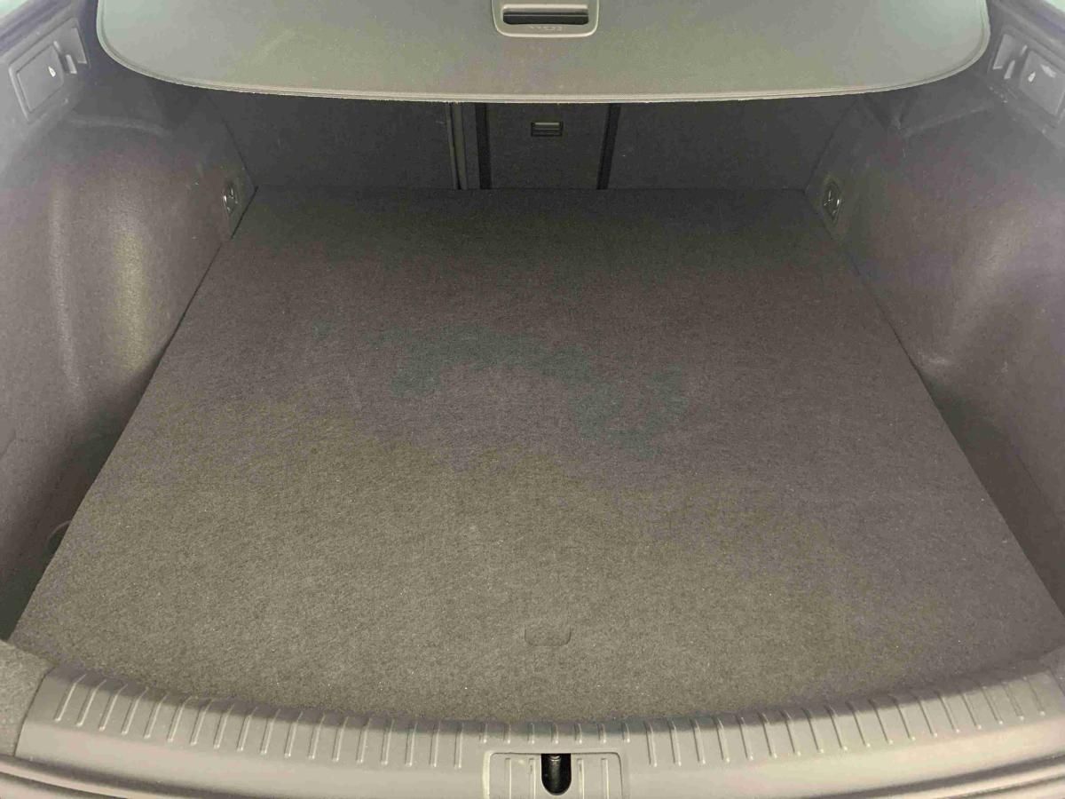 seat-leon-st-2023-hibrido-1395cc