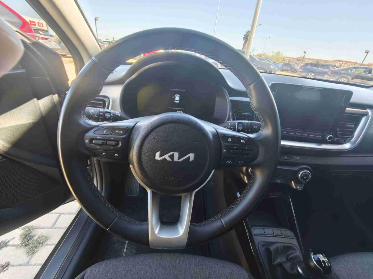 kia-stonic-2025-gasolina-1197cc