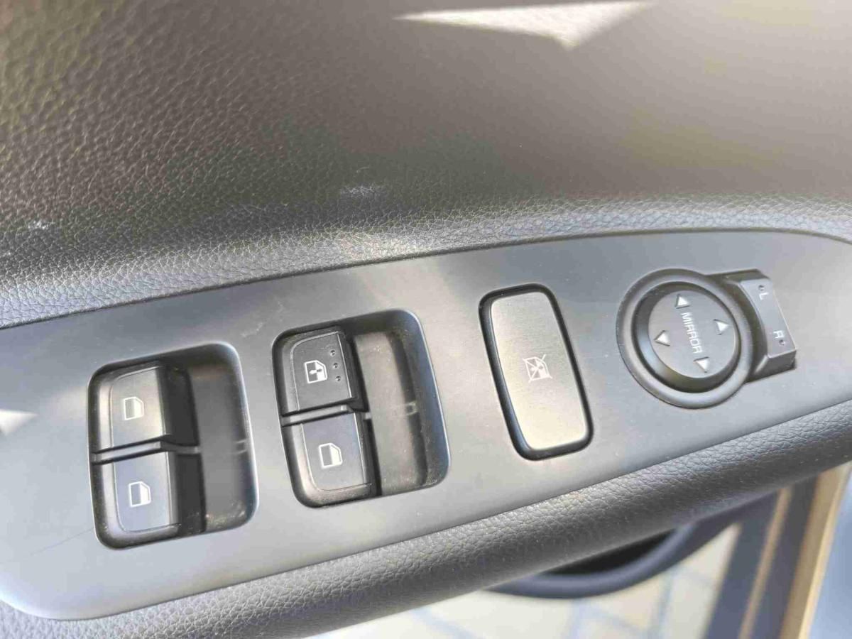 kia-stonic-2025-gasolina-1197cc