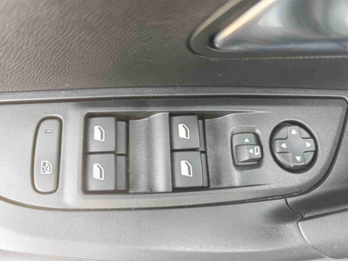peugeot-2008-2025-gasolina-1199cc