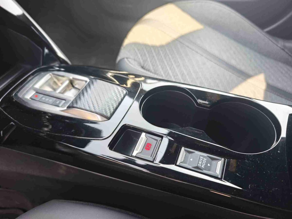 peugeot-2008-2025-gasolina-1199cc