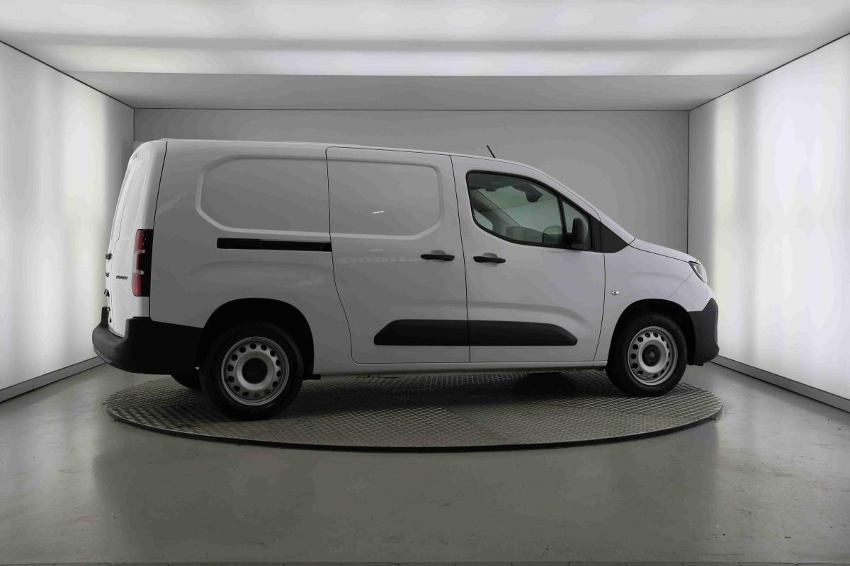 peugeot-partner-2025-diesel-1499cc