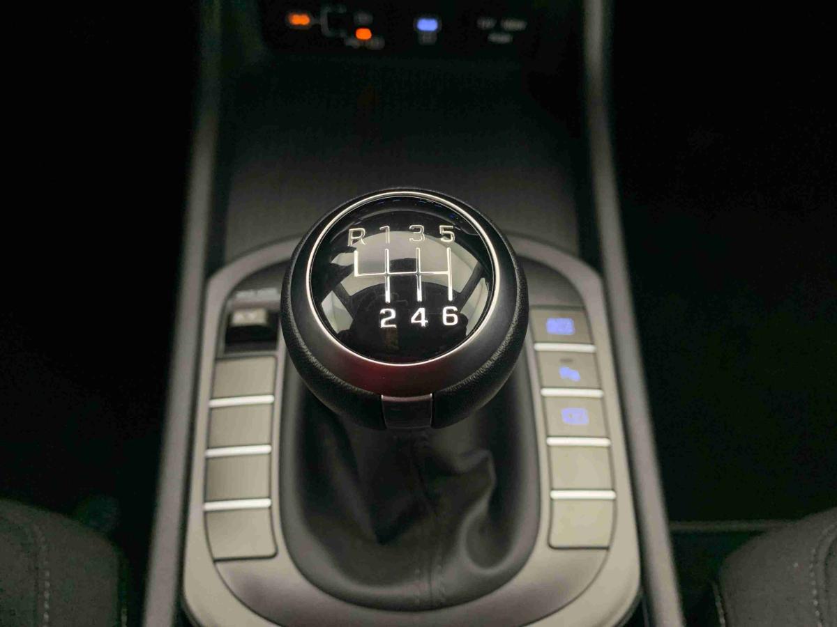 hyundai-kauai-2024-gasolina-998cc