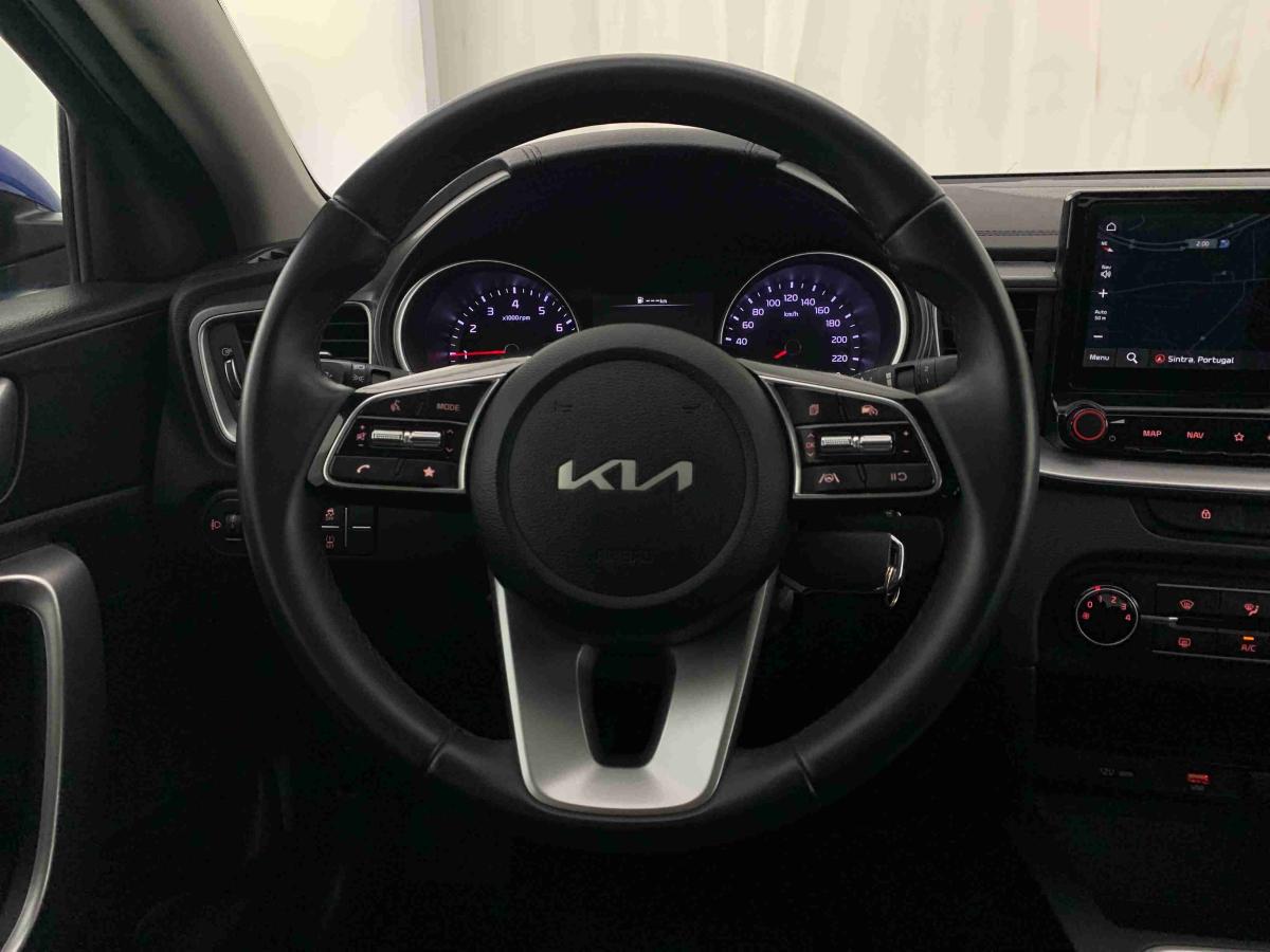 kia-xceed-2025-gasolina-998cc