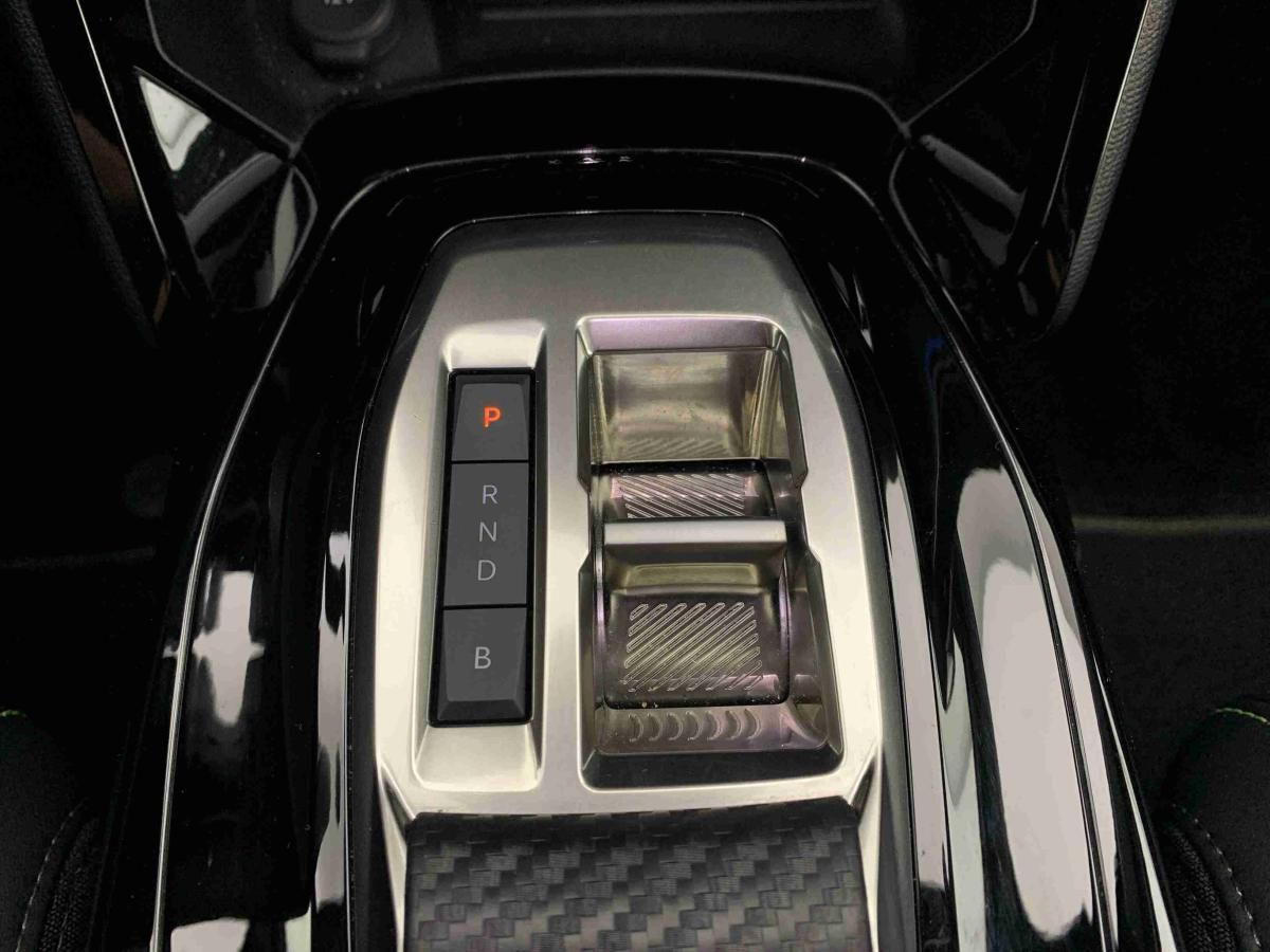 peugeot-e-2008-2025-eletrico-0cc