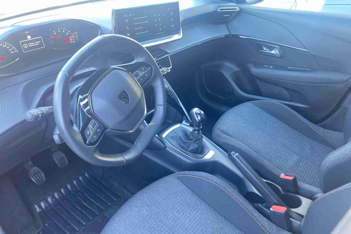 peugeot-208-2025-gasolina-1199cc