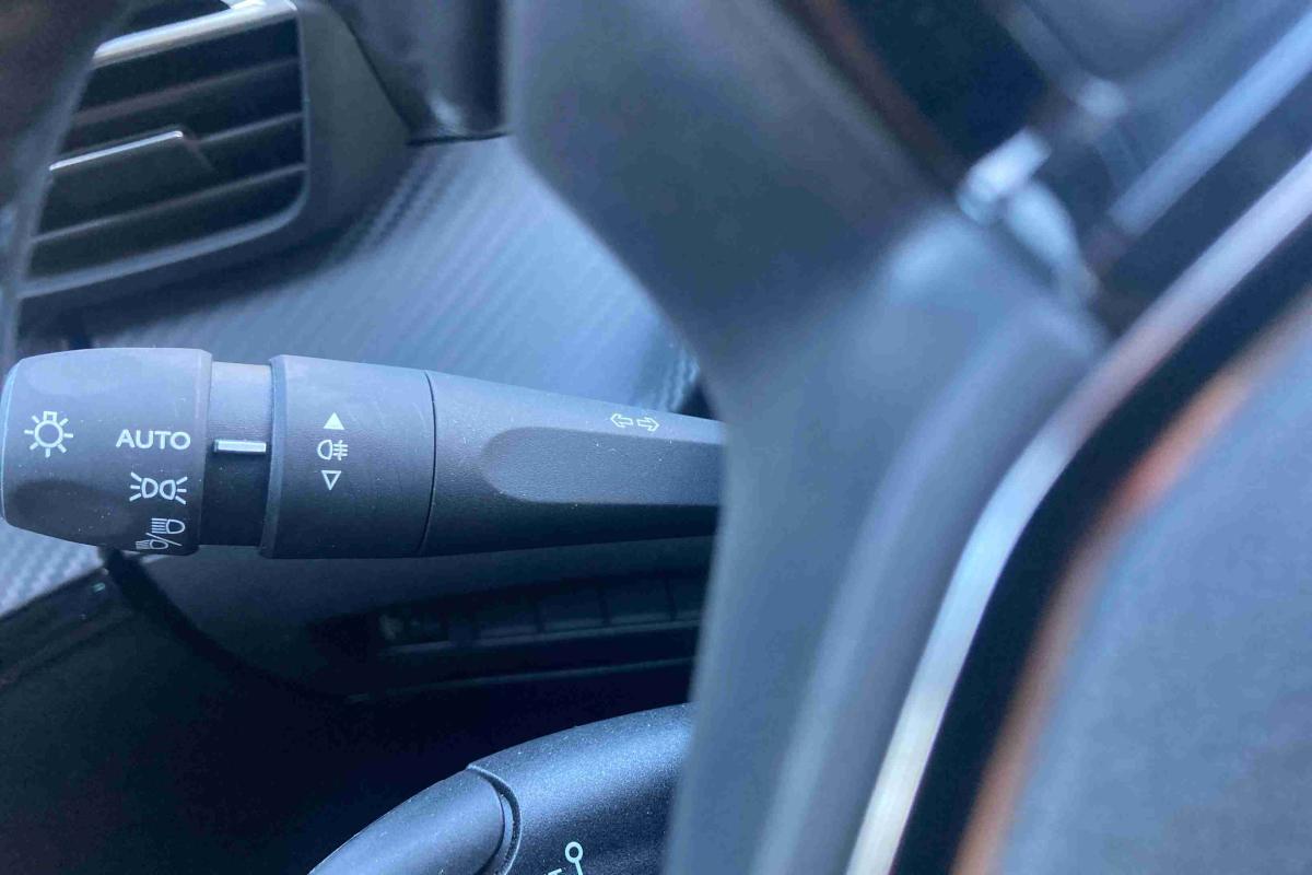 peugeot-208-2025-gasolina-1199cc