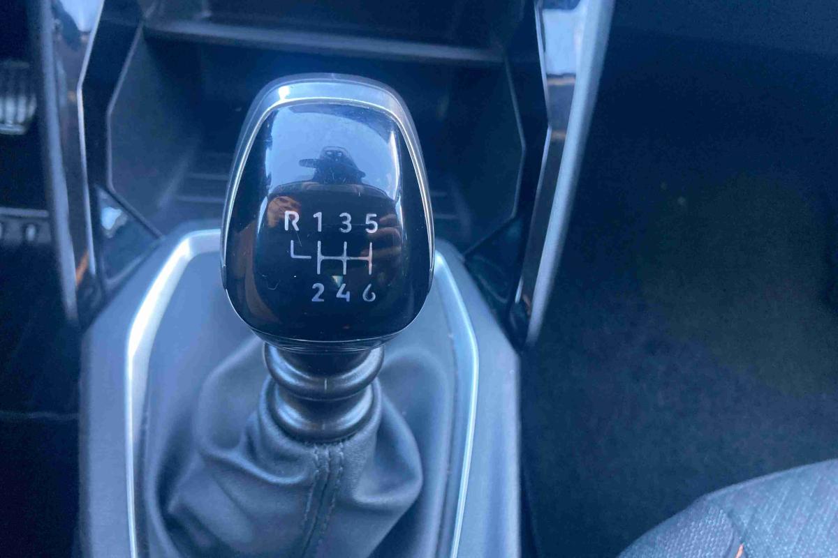 peugeot-208-2025-gasolina-1199cc