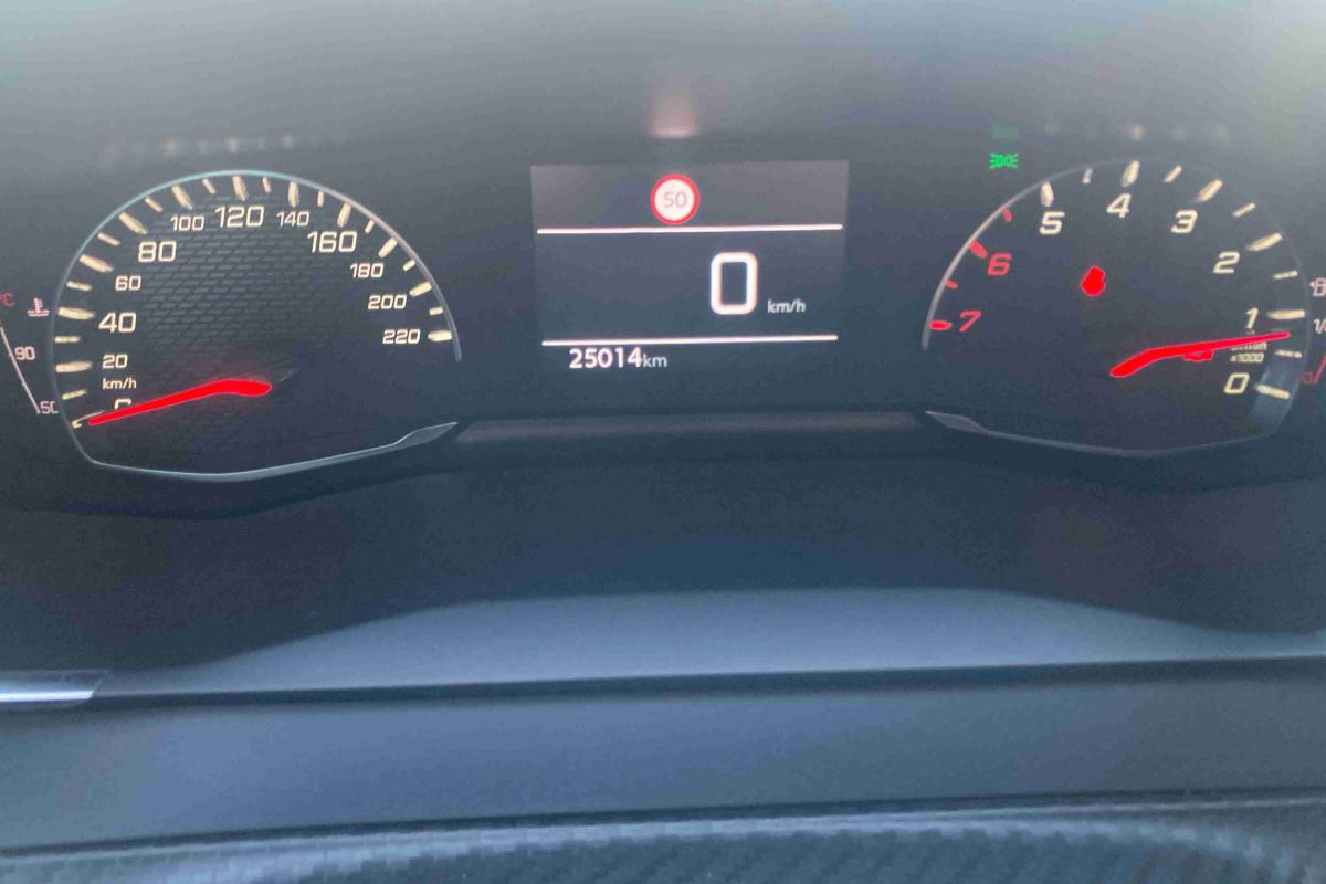 peugeot-208-2025-gasolina-1199cc