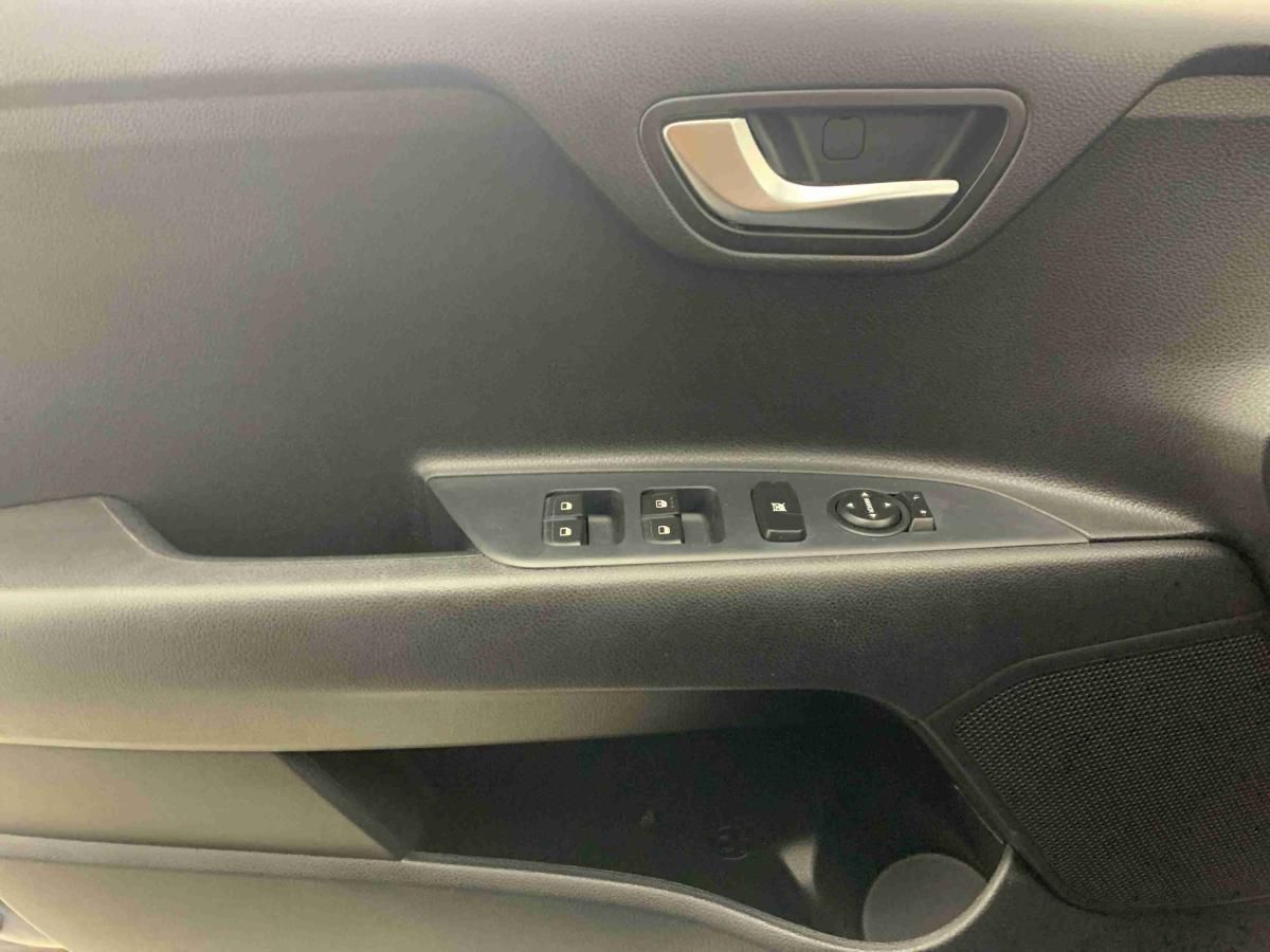 kia-stonic-2025-gasolina-1197cc
