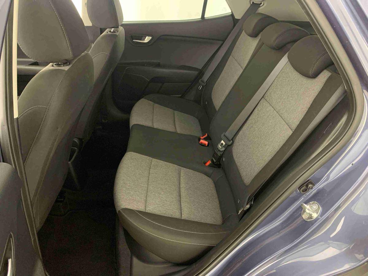 kia-stonic-2025-gasolina-1197cc
