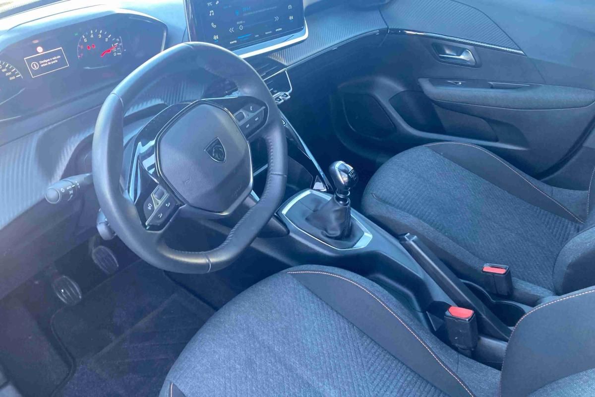 peugeot-208-2025-gasolina-1199cc