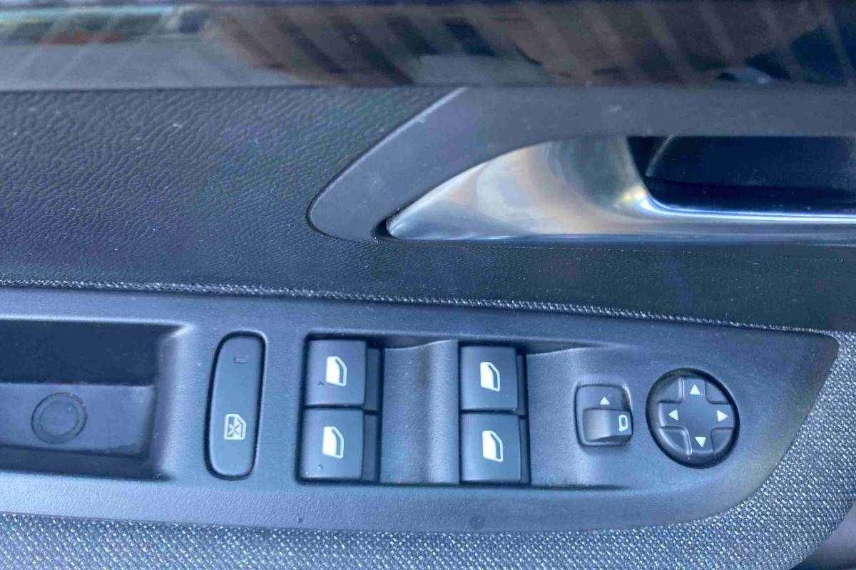 peugeot-208-2025-gasolina-1199cc