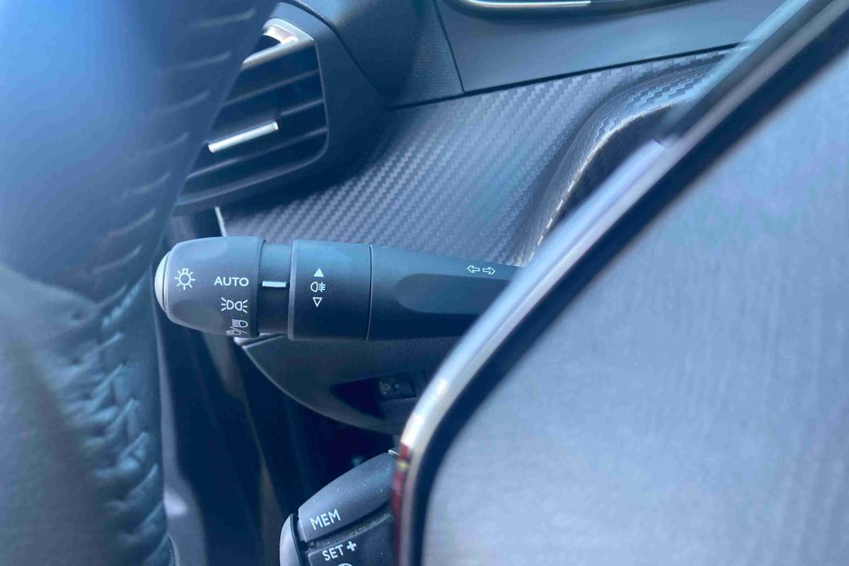 peugeot-208-2025-gasolina-1199cc