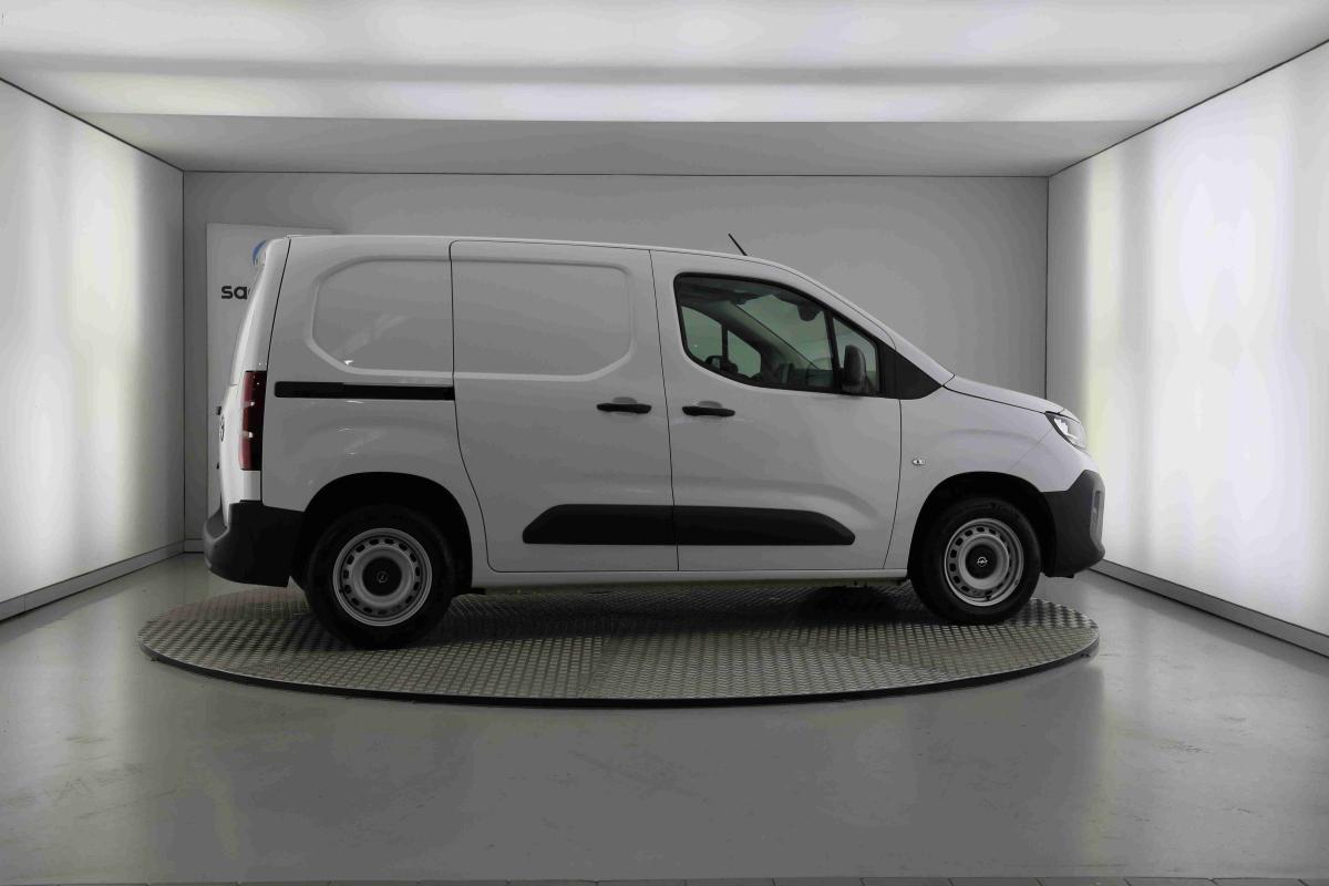 opel-combo-2025-diesel-1499cc