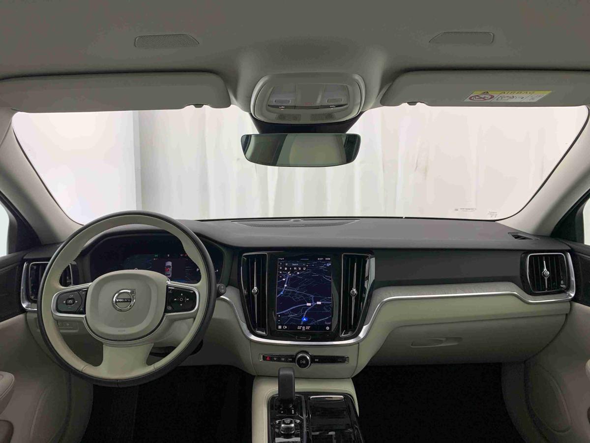 volvo-v60-2025-hibrido-1969cc