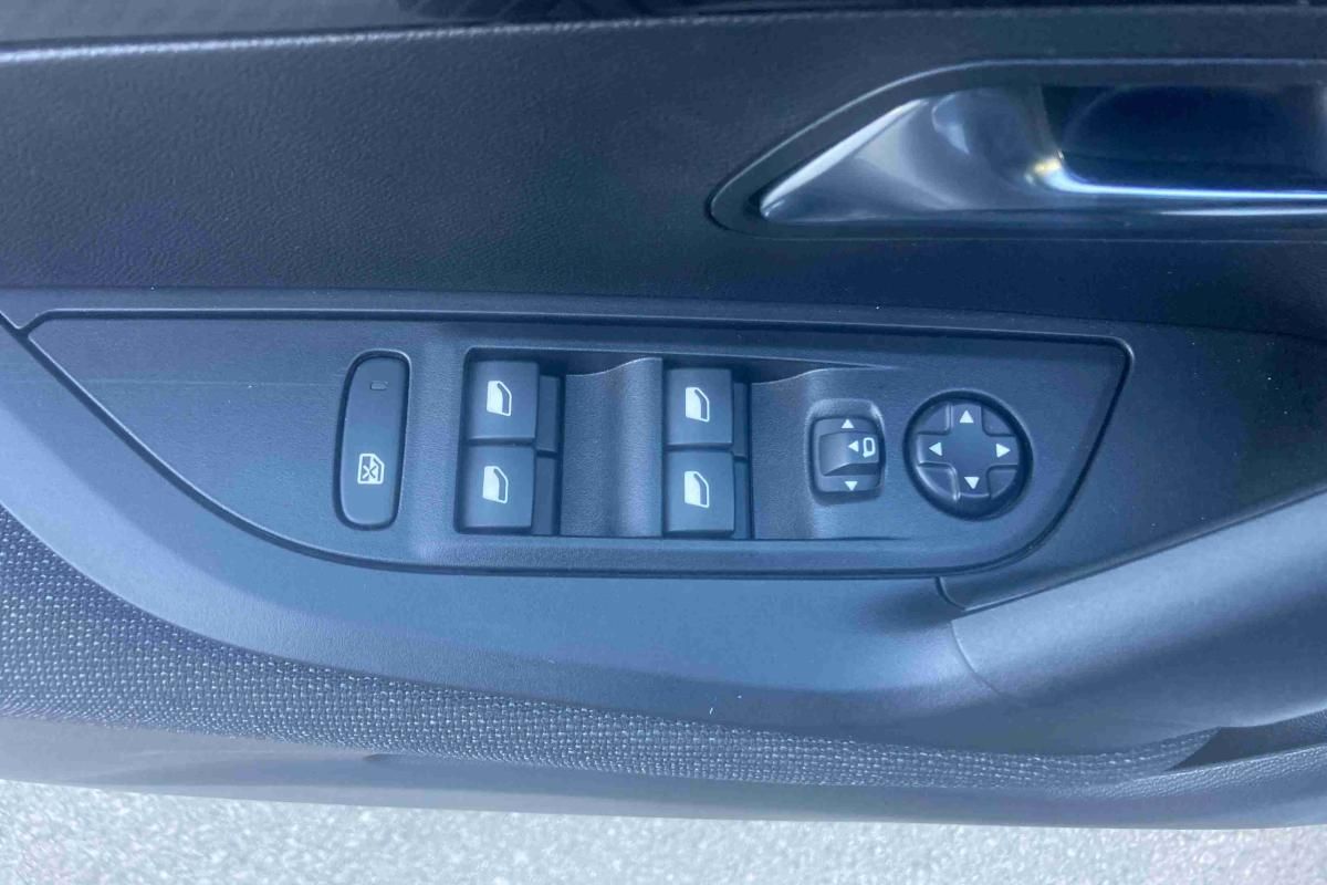 peugeot-2008-2025-gasolina-1199cc