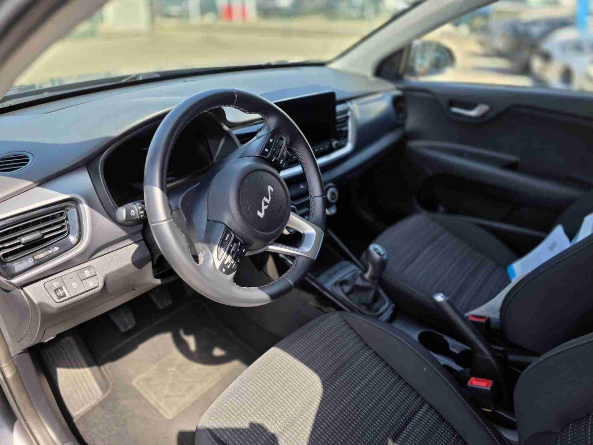 kia-stonic-2025-gasolina-998cc