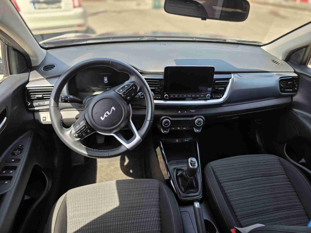 kia-stonic-2025-gasolina-998cc
