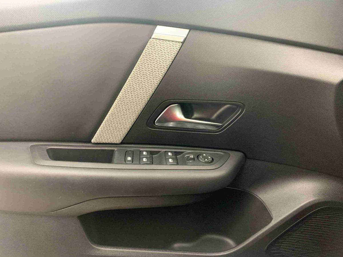citroen-e-c4-2023-eletrico-0cc