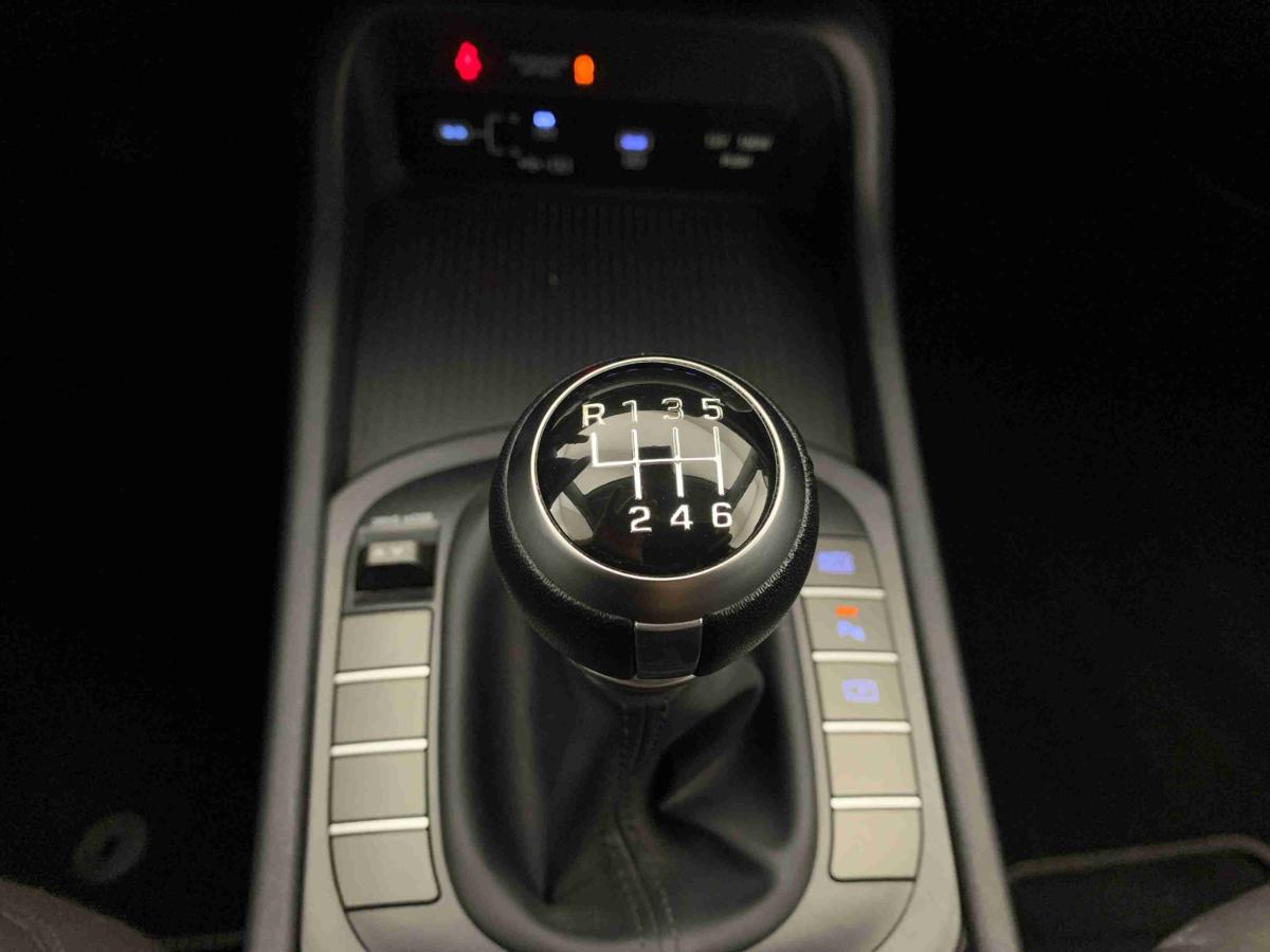 hyundai-kauai-2024-gasolina-998cc