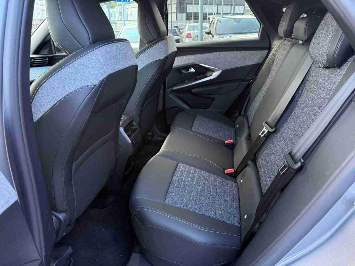 peugeot-e-3008-2025-eletrico-0cc