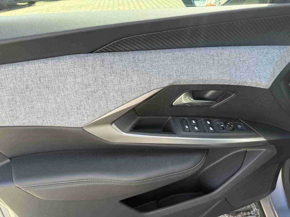 peugeot-e-3008-2025-eletrico-0cc