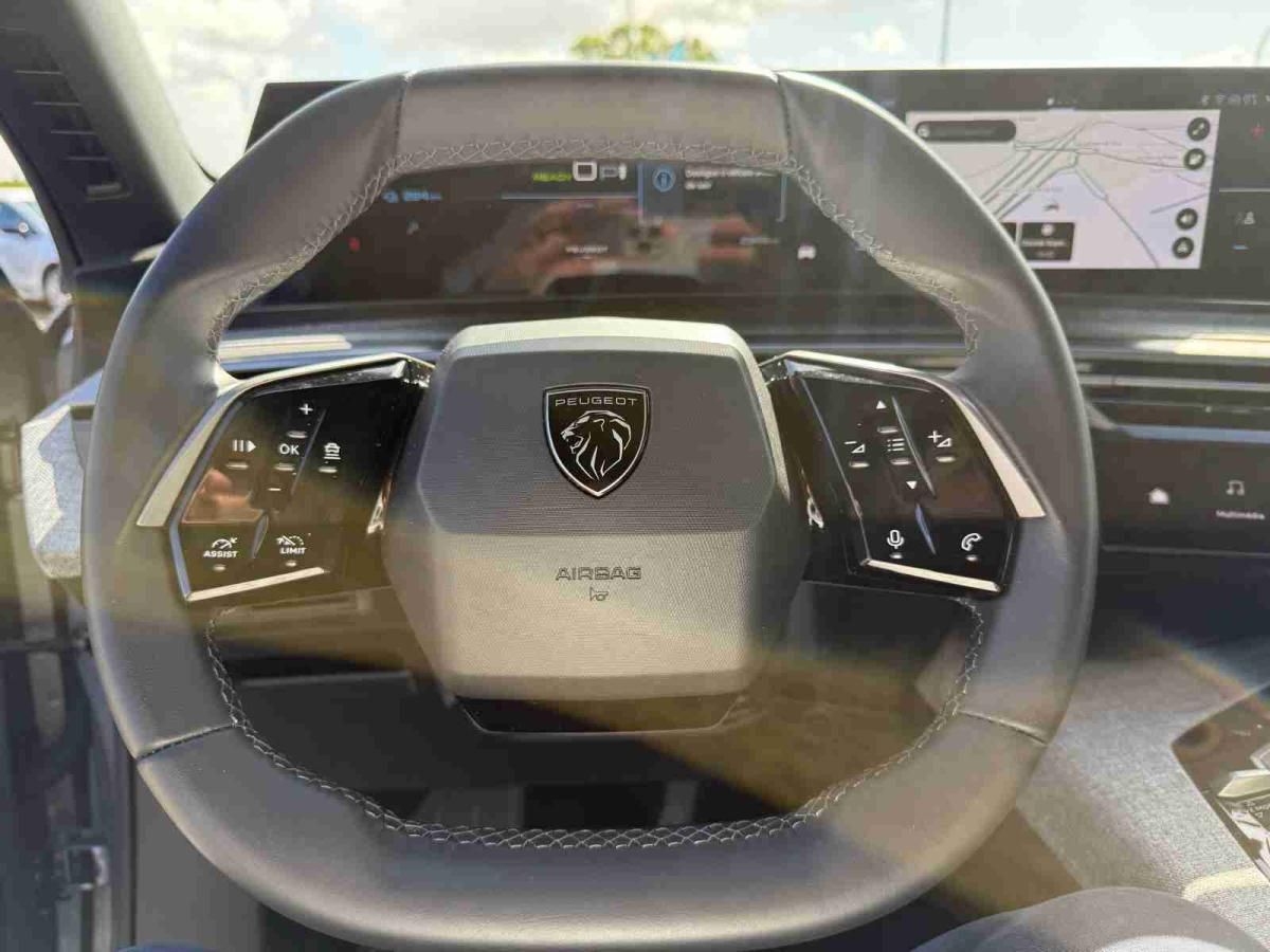 peugeot-e-3008-2025-eletrico-0cc