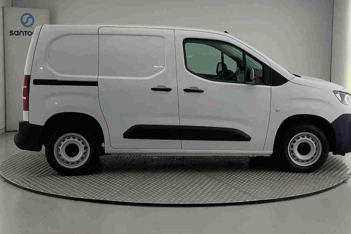 peugeot-partner-2024-diesel-1499cc