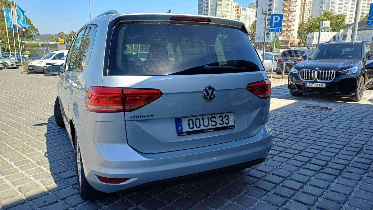 volkswagen-touran-2018-diesel-1598cc
