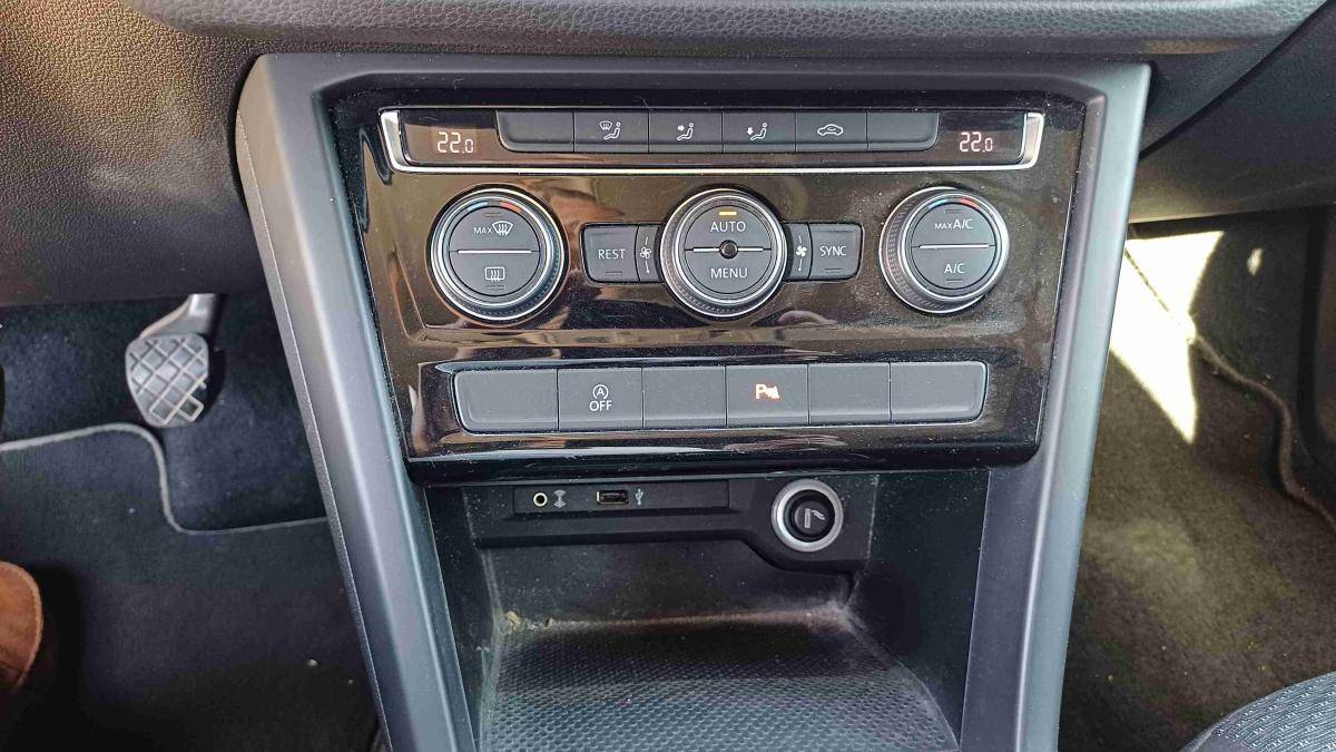 volkswagen-touran-2018-diesel-1598cc