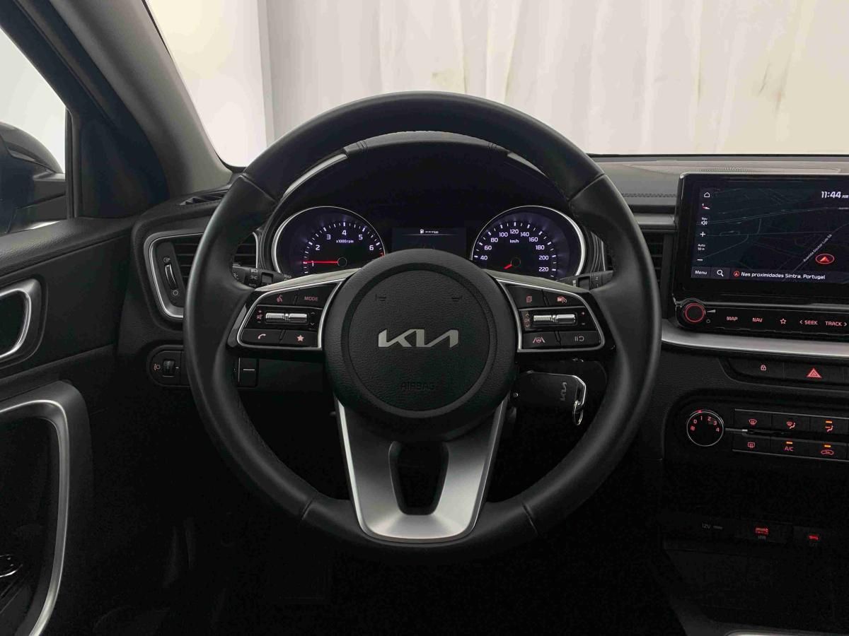 kia-xceed-2025-gasolina-998cc