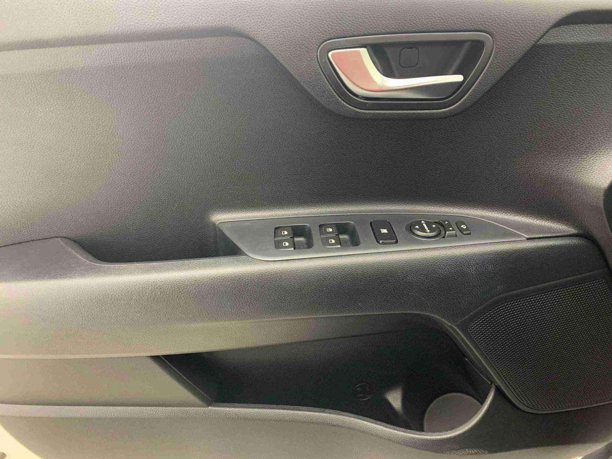 kia-stonic-2025-gasolina-998cc