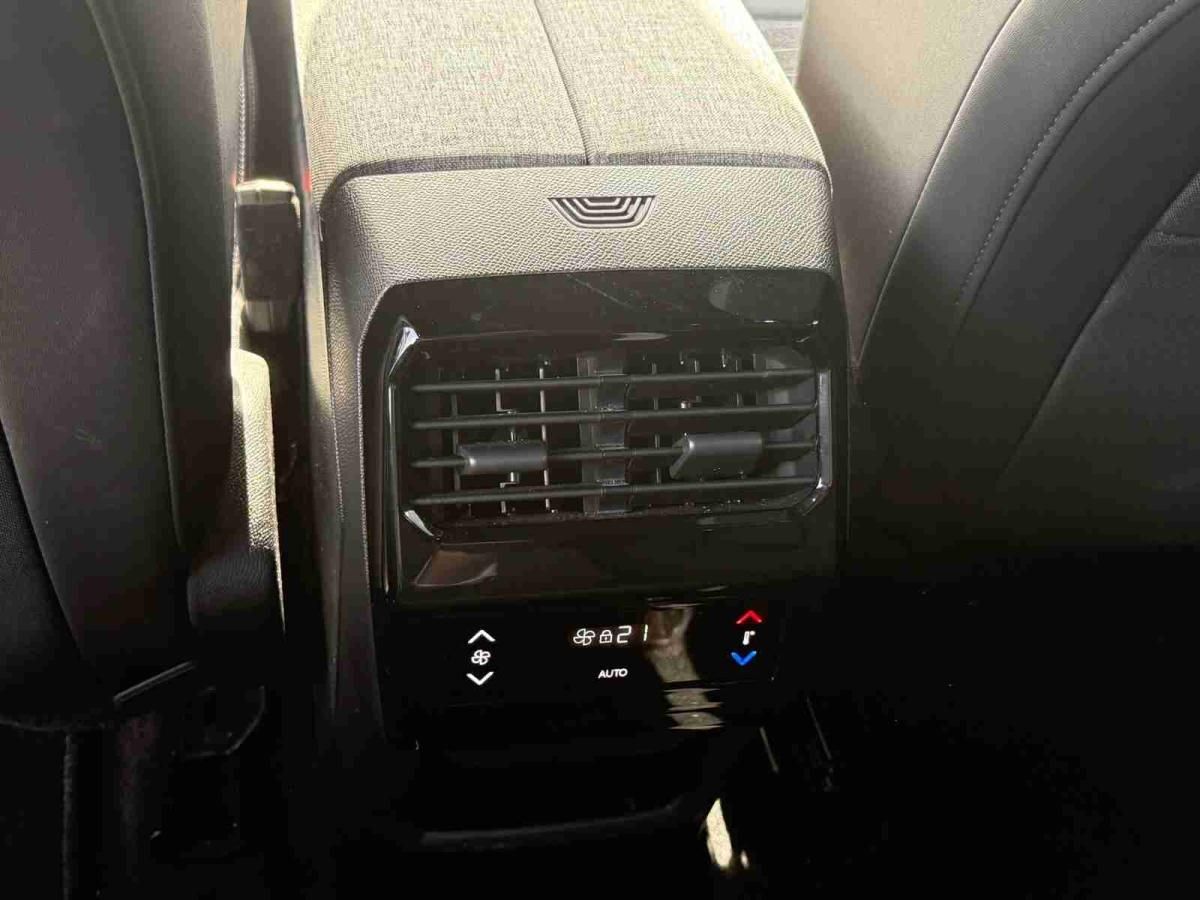 peugeot-5008-2025-gasolina-1199cc