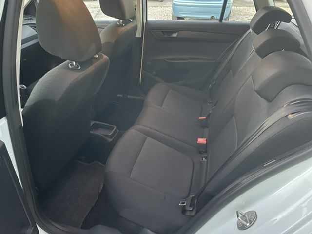 skoda-fabia-break-2016-gasolina-1200cc