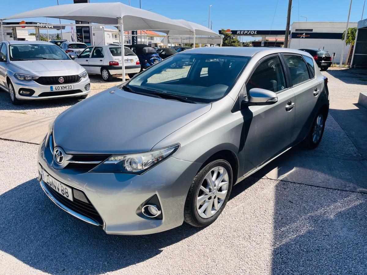 toyota-auris-2013-gasolina-1329cc