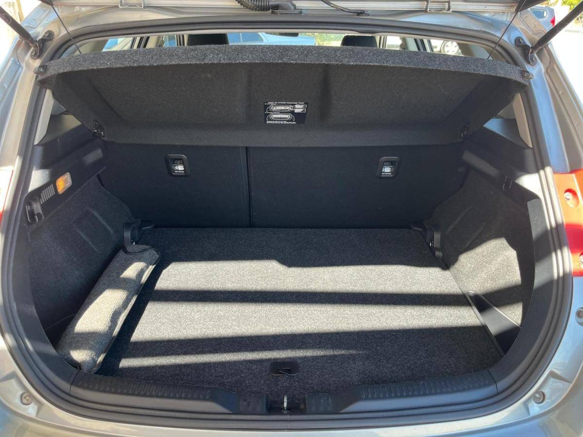 toyota-auris-2013-gasolina-1329cc