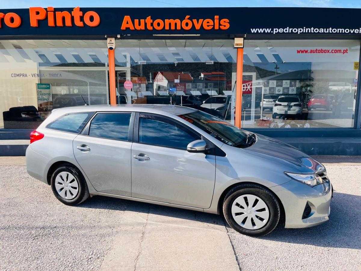 toyota-auris-touring-sports-2015-diesel-1364cc